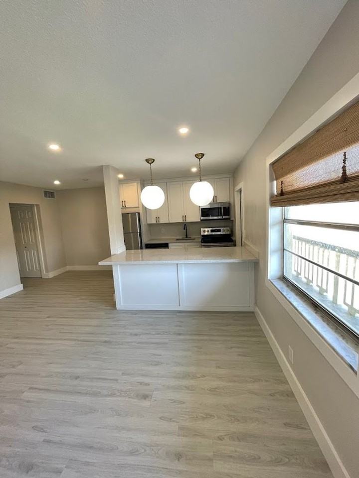 Bright, spacious 1 bedroom apartment for rent - Photo 7 of 9