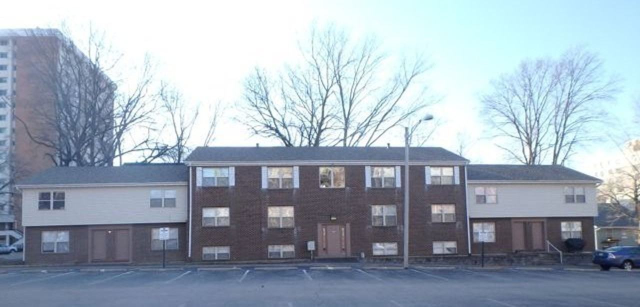 211 Waugh St - Photo 2 of 3