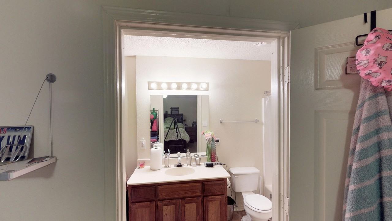 Remington Place - Photo 5 of 21