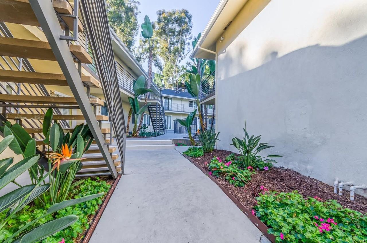 Canyonwood Apartments - Photo 7 of 10