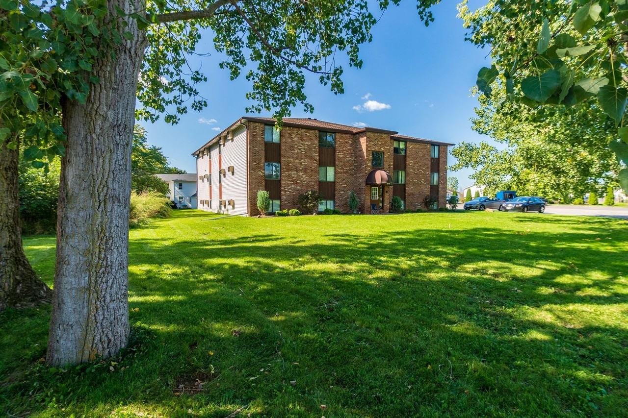 Ashwood Crossing - Photo 2 of 23