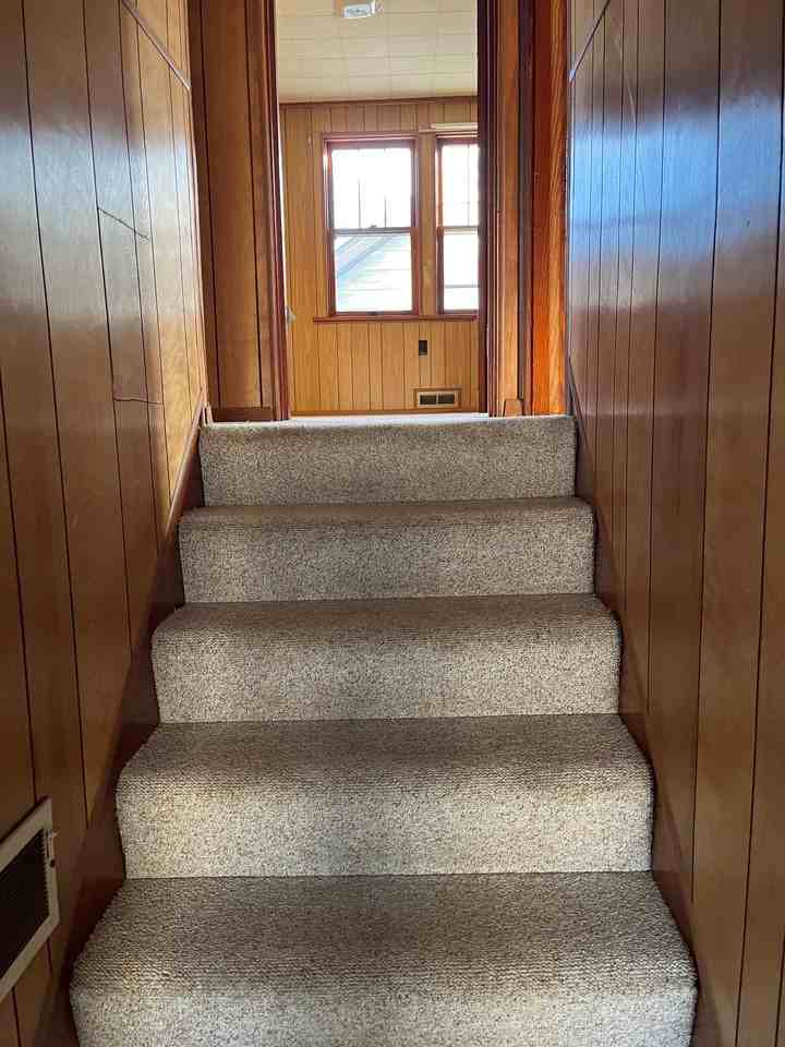 One Bedroom Upstairs Apartment - Photo 2 of 7