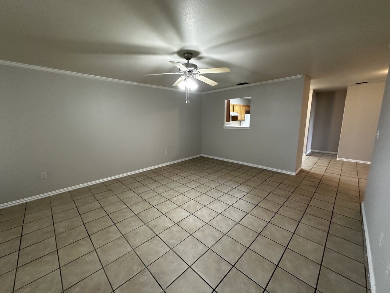 533 N Clinton Ave - Photo 2 of 24