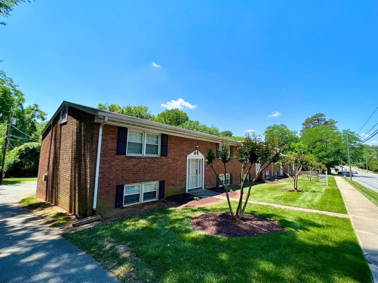 One-Bedroom, One-Bath Updated, Urban Sycamore Apartments - Photo 3 of 24
