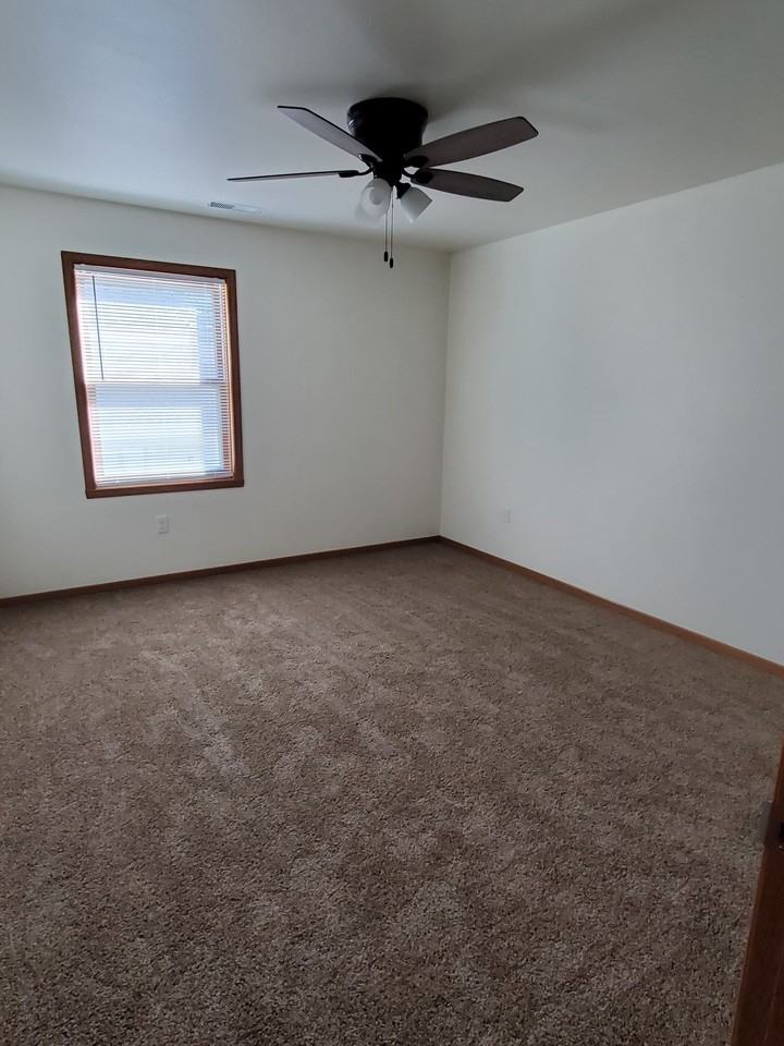 Sunny Meadows Apartments 2533 S. 7th Ave & 719 E. Main St