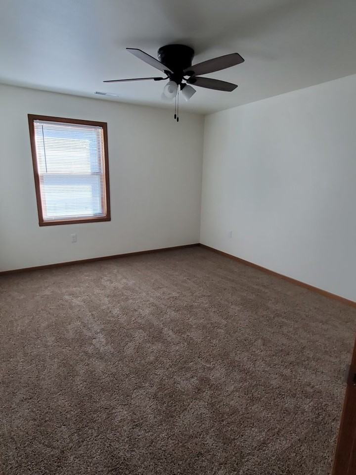 Sunny Meadows Apartments - Photo 3 of 14