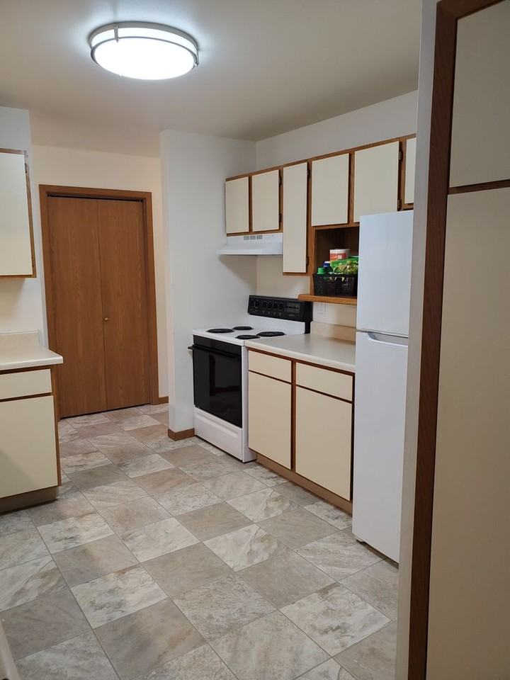 Sunny Meadows Apartments - Photo 2 of 14