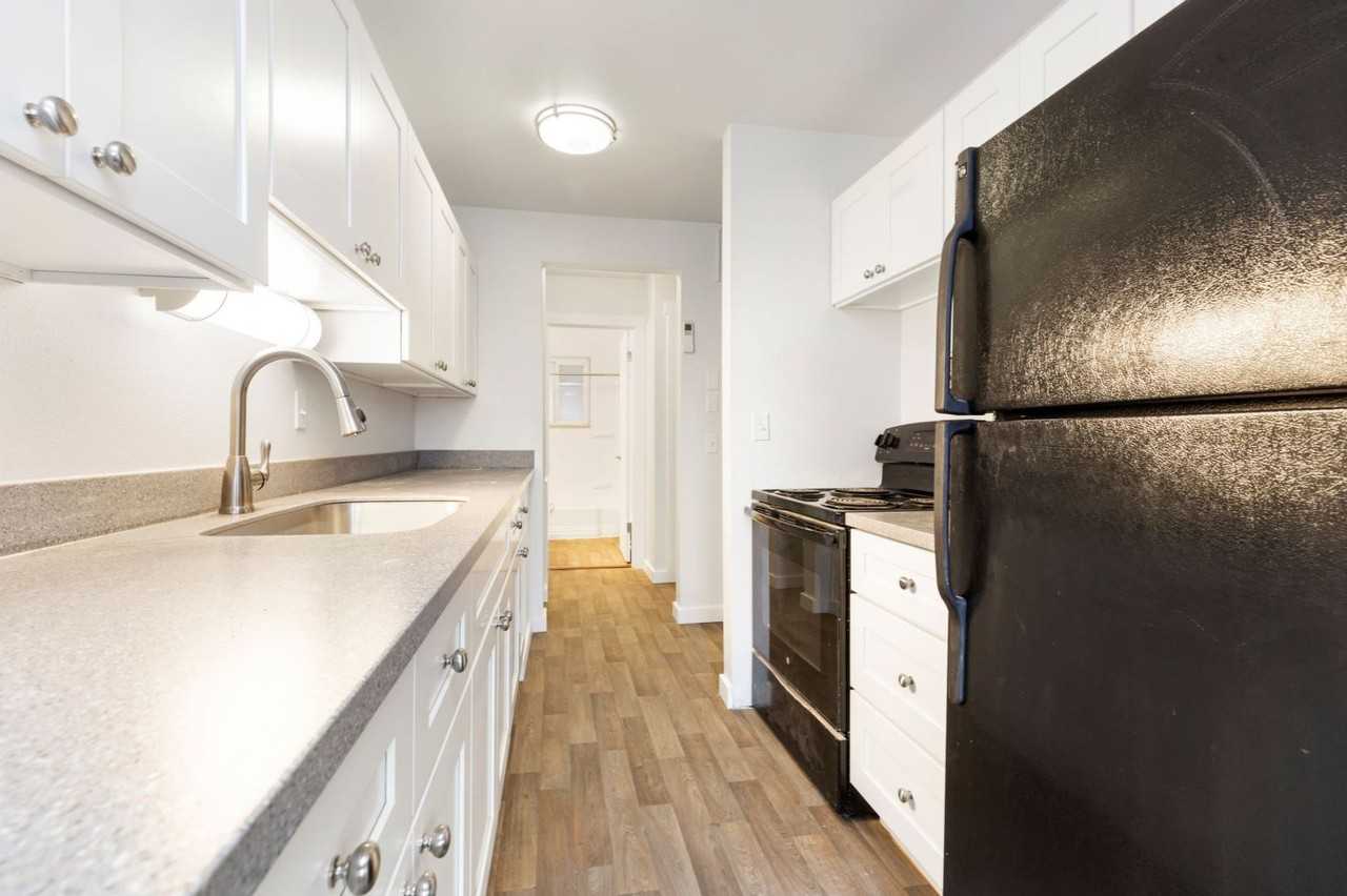 39th Ave Flats - Photo 5 of 20