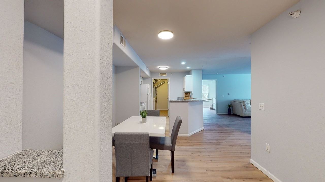 Richmond Hills A - Photo 6 of 35