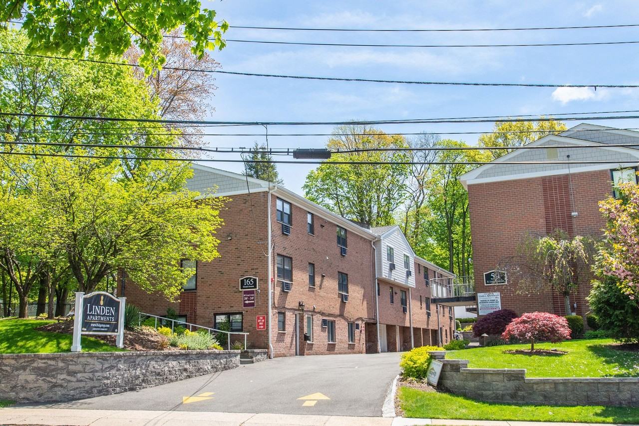 The Linden Apartments: In - Photo 3 of 9