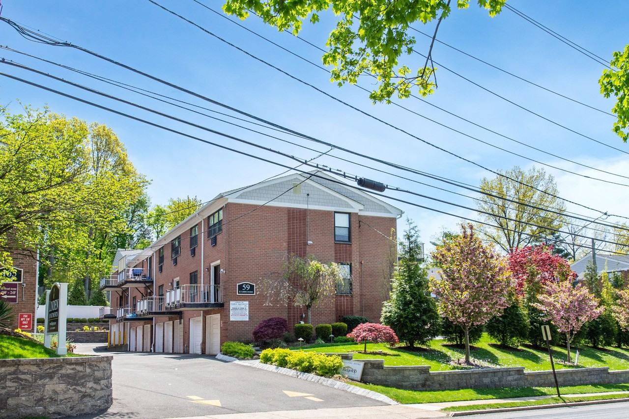 The Linden Apartments: In - Photo 5 of 9