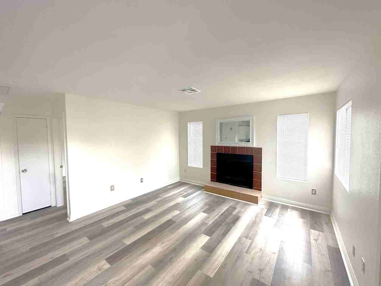 2764 Aarondavid Dr - Photo 2 of 17