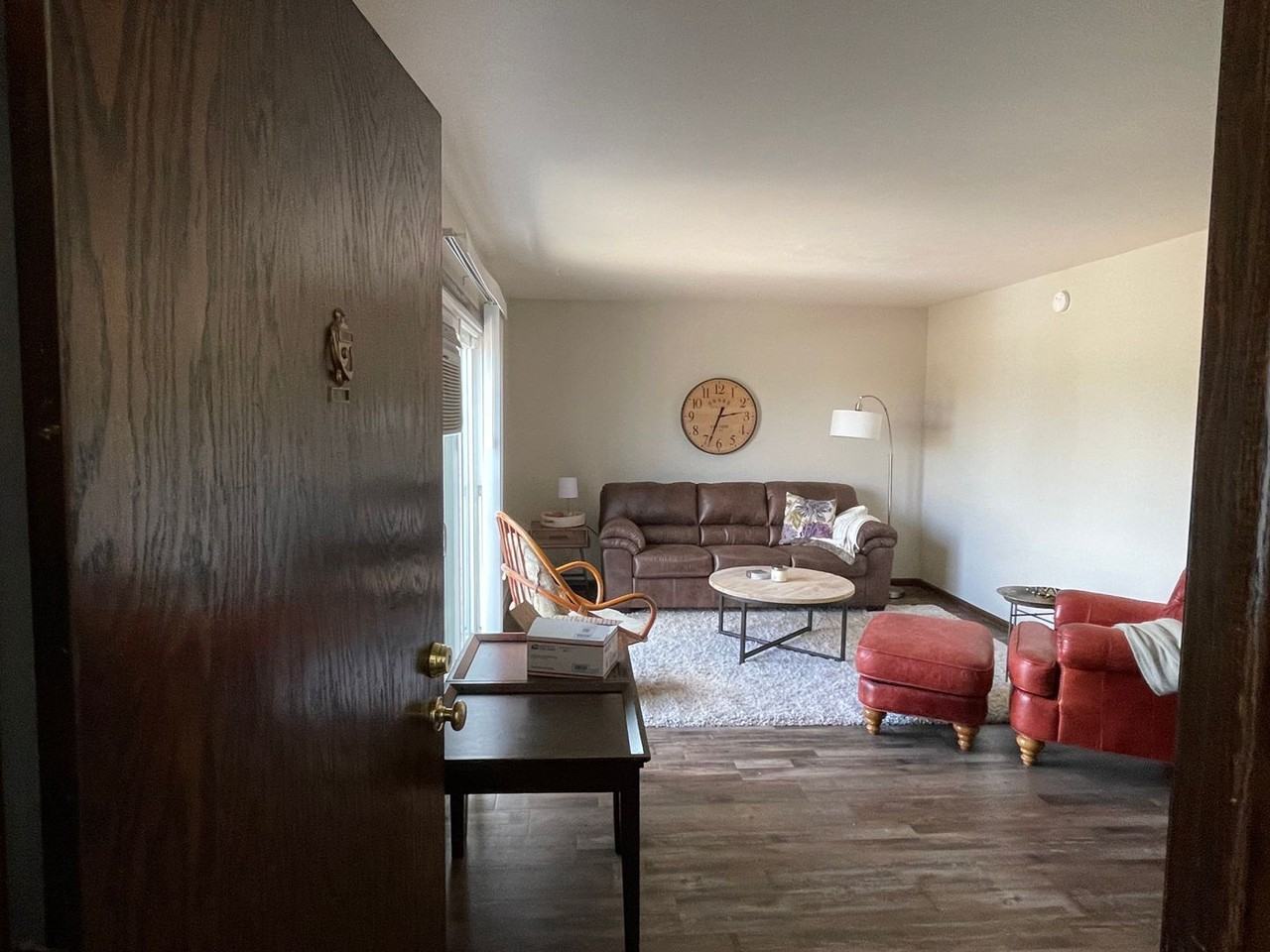 2703 Thomas Dr - Photo 3 of 11