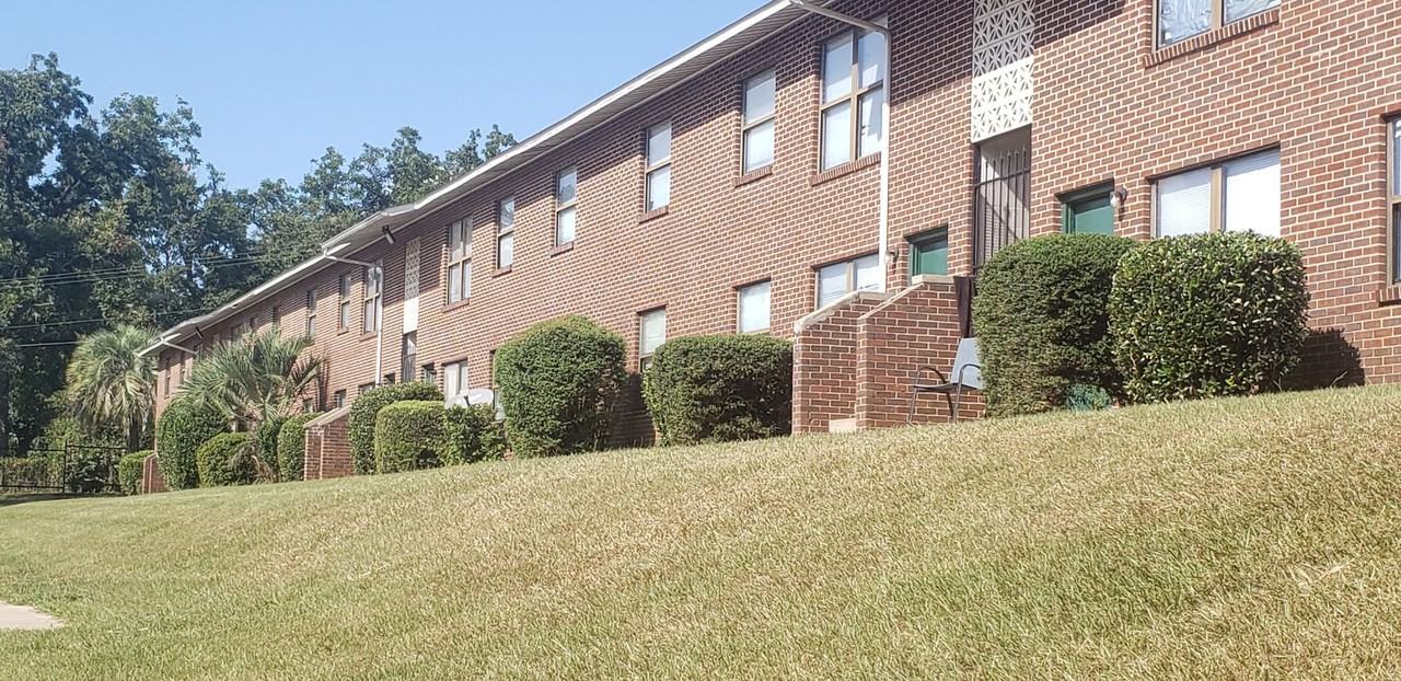 Holton Apartments - Photo 5 of 28