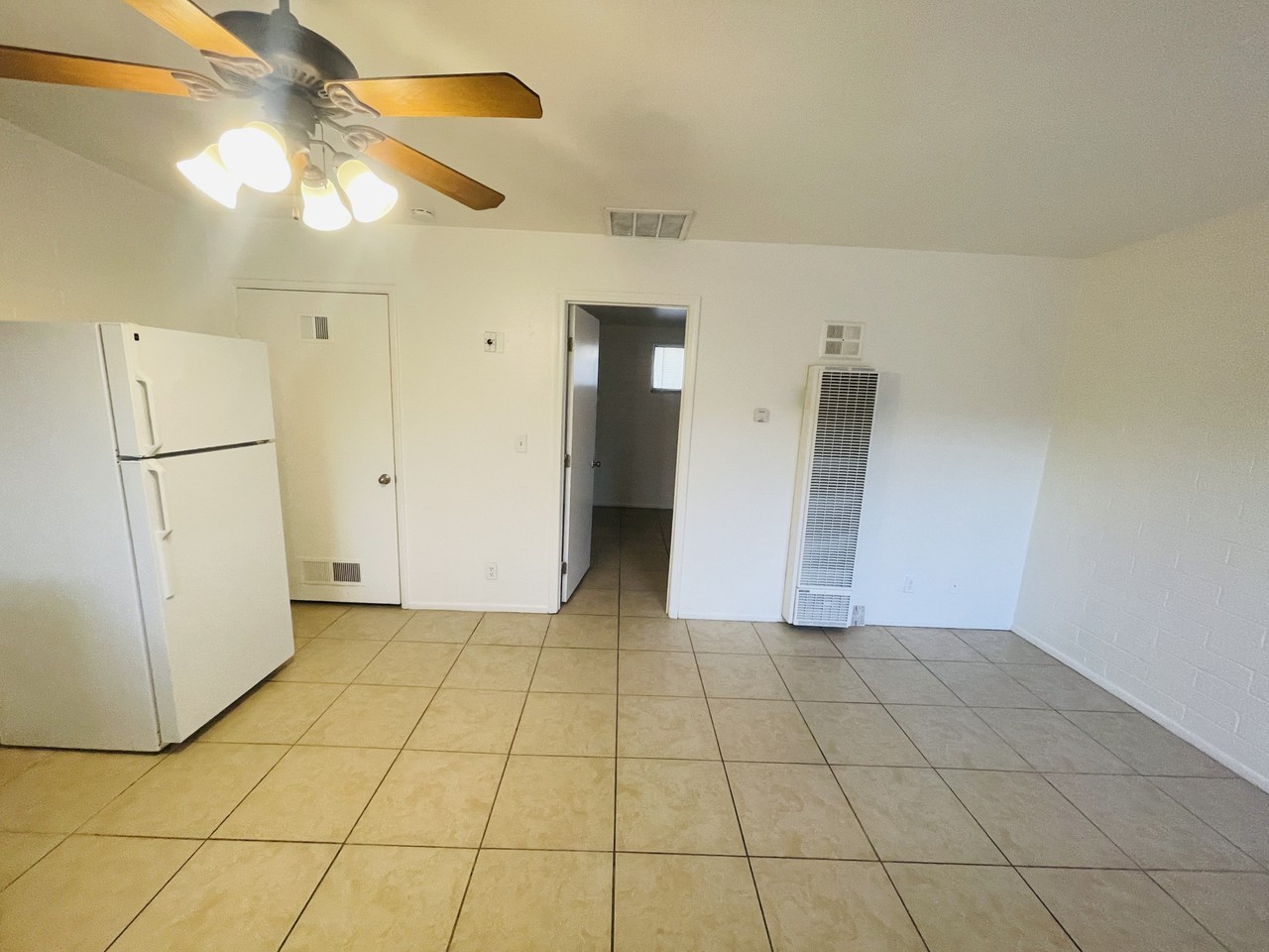 201-211 W Kelso St - Photo 2 of 15
