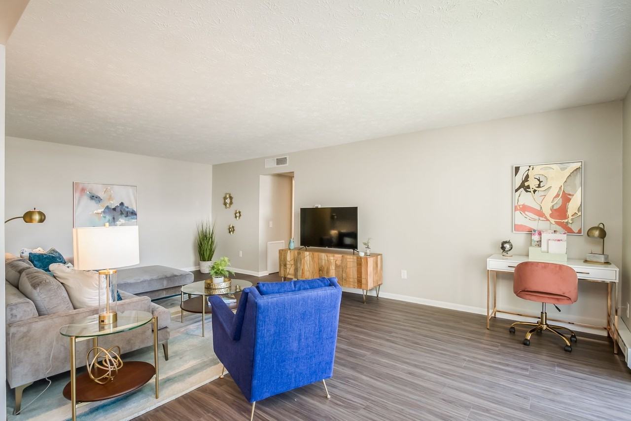 LaCroix Court Apartments - Photo 4 of 46