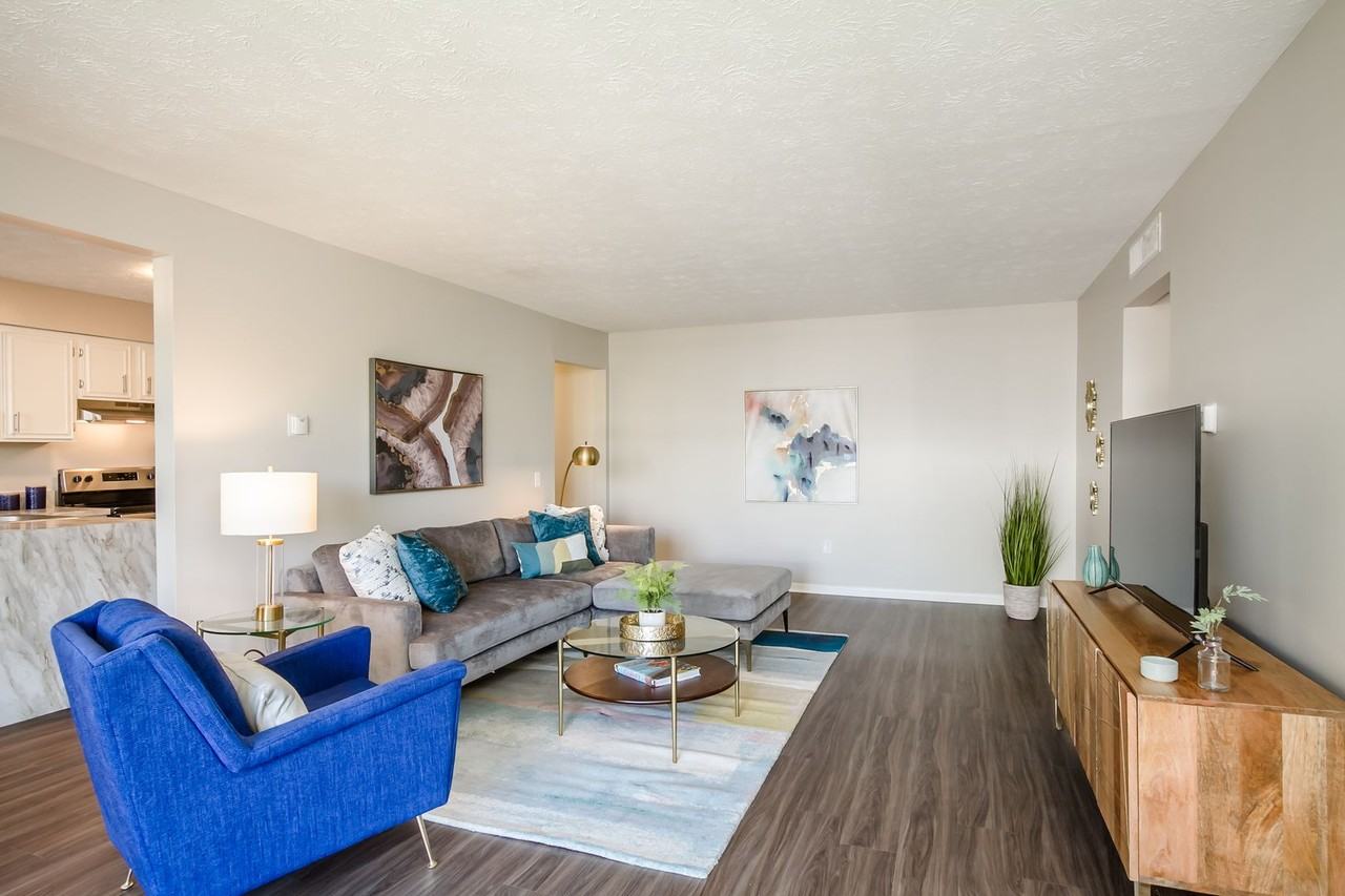 LaCroix Court Apartments - Photo 5 of 46