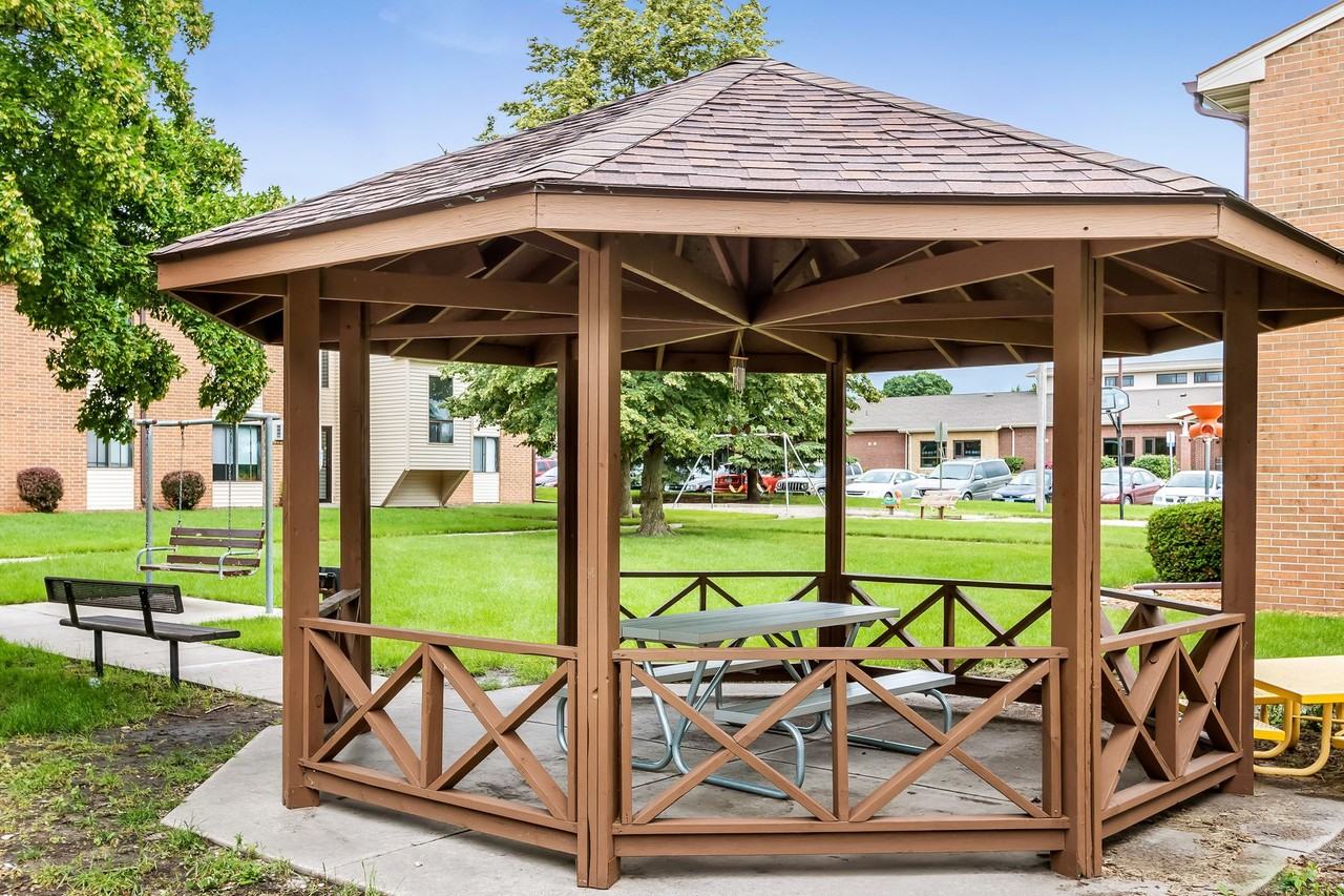 Boone Park Apartments - Photo 2 of 30