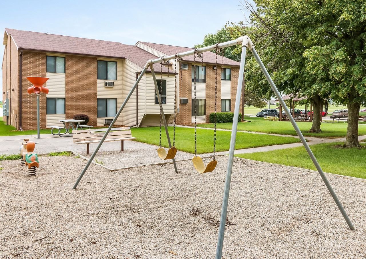 Boone Park Apartments - Photo 4 of 30