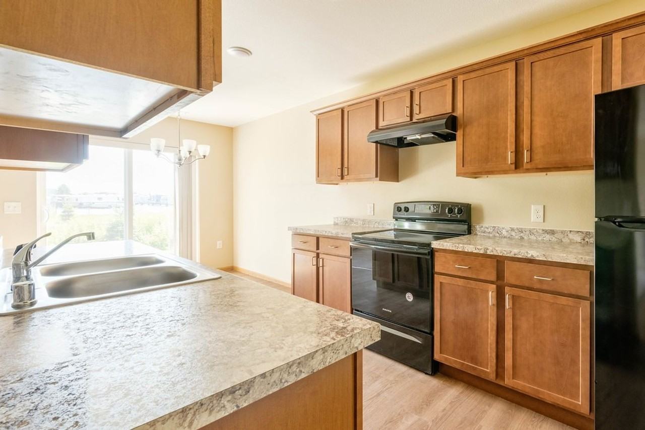 Pine Grove Estates Townhomes 2 - Photo 4 of 13