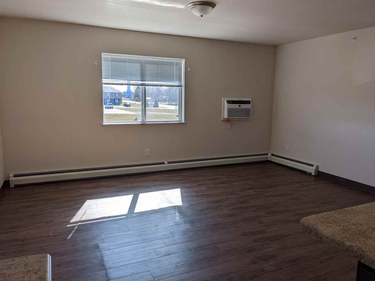 Park West apartments - Photo 2 of 7