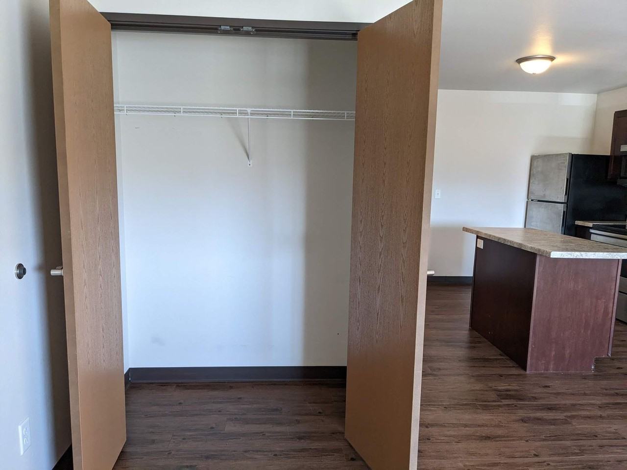 Park West apartments - Photo 3 of 7