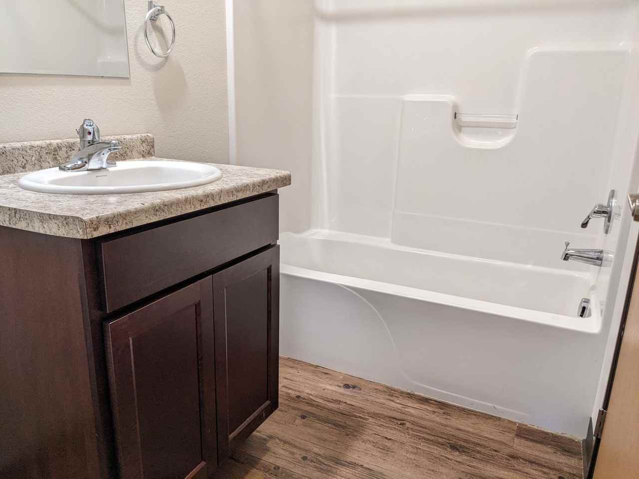 Park West apartments - Photo 5 of 7