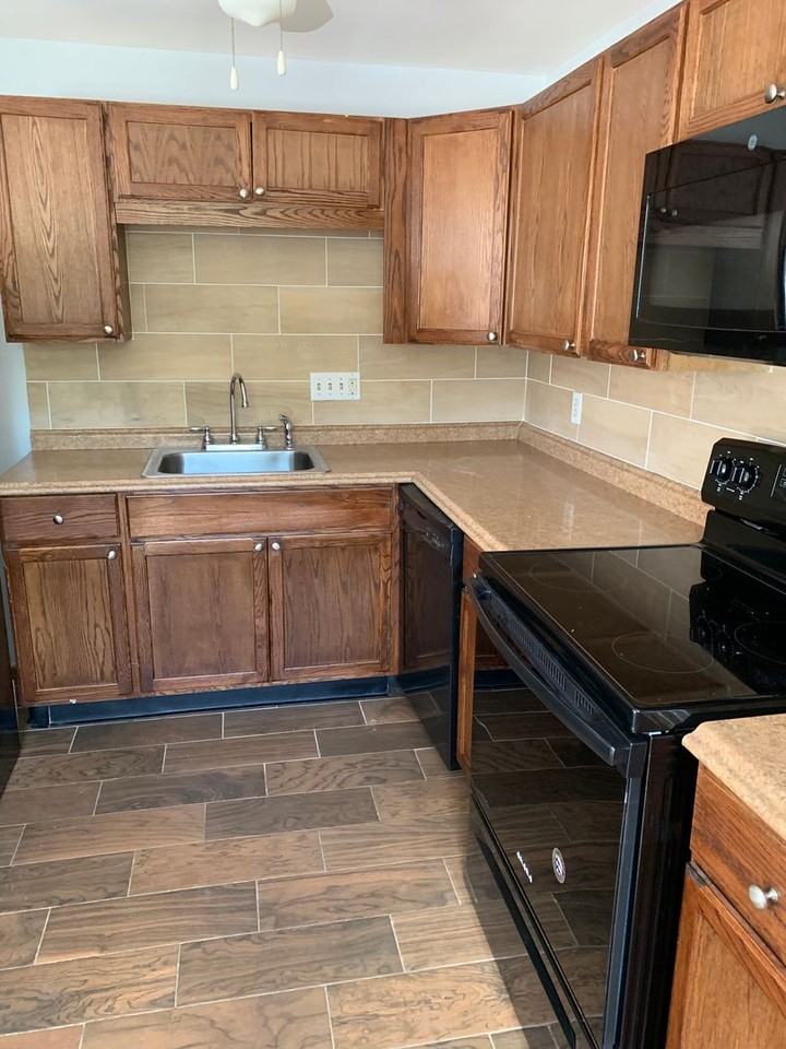 1617 Kensington Ave - Photo 2 of 9