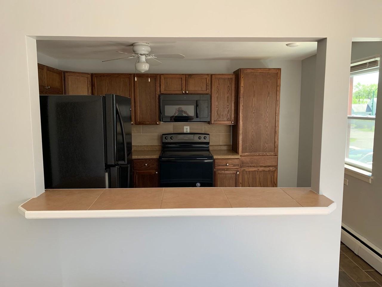 1617 Kensington Ave - Photo 3 of 9