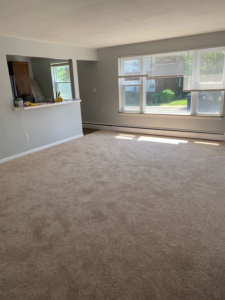 1617 Kensington Ave - Photo 7 of 9