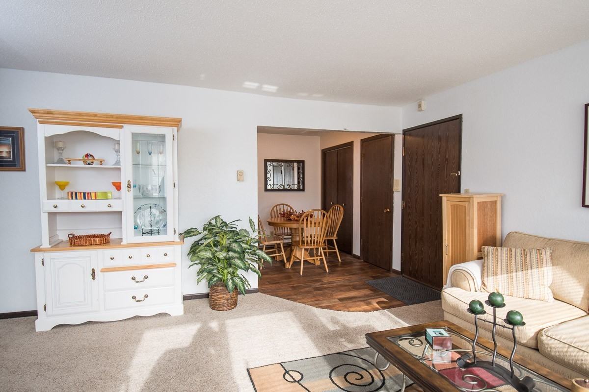 1 Rivercrest Drive - Photo 6 of 49