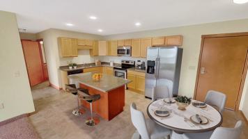 featured image of 1100 N Broadway