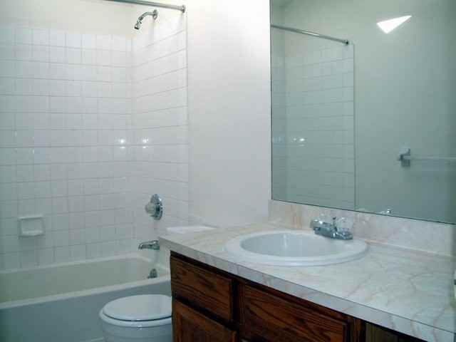 Two Bedroom Townhouses in Quiet Setting - Photo 5 of 13