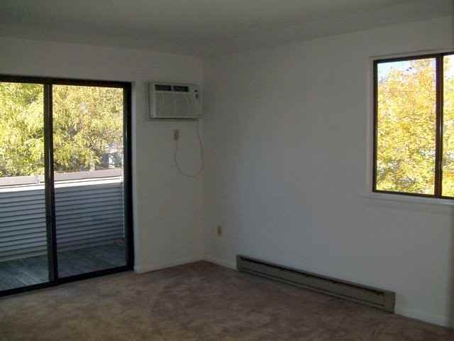 Two Bedroom Townhouses in Quiet Setting - Photo 6 of 13