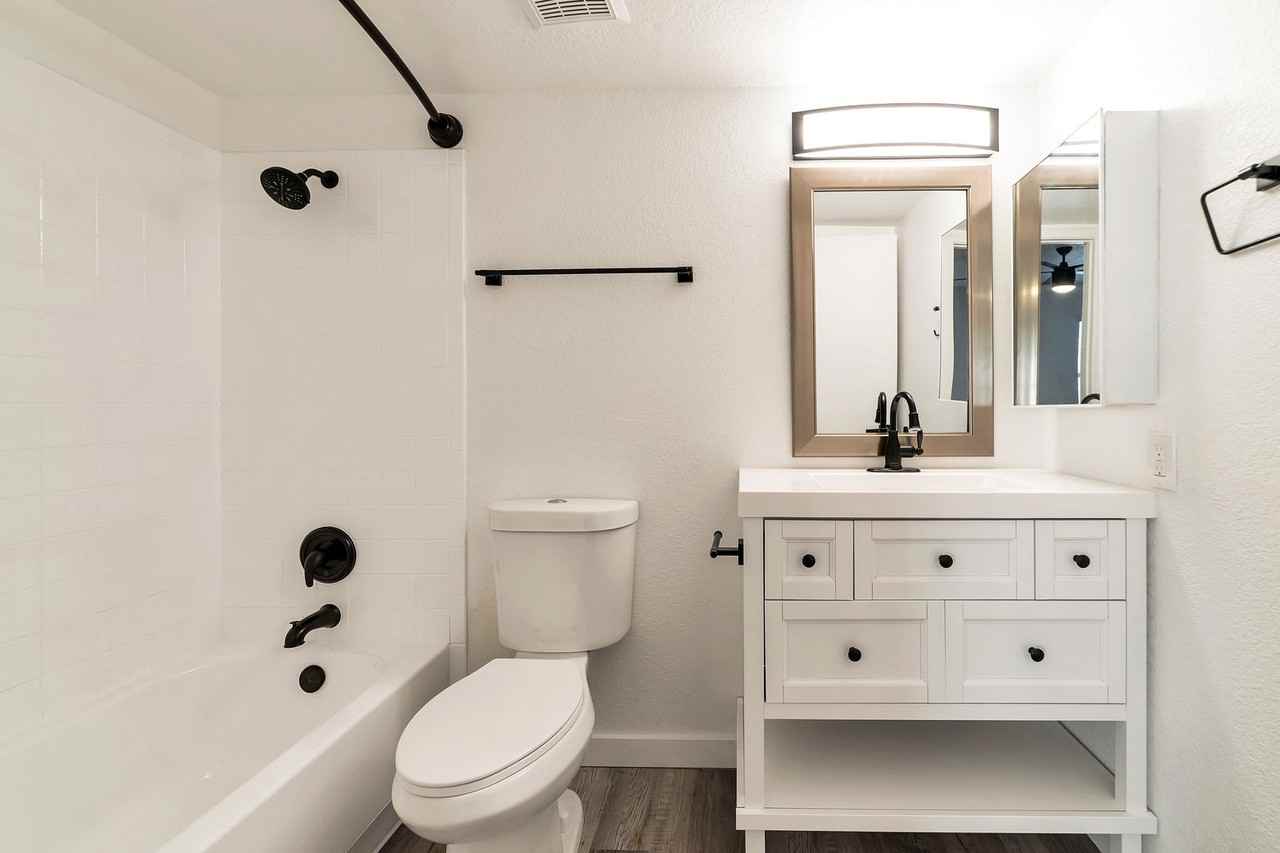 2 Bed/ 2 Bath In - Photo 3 of 22