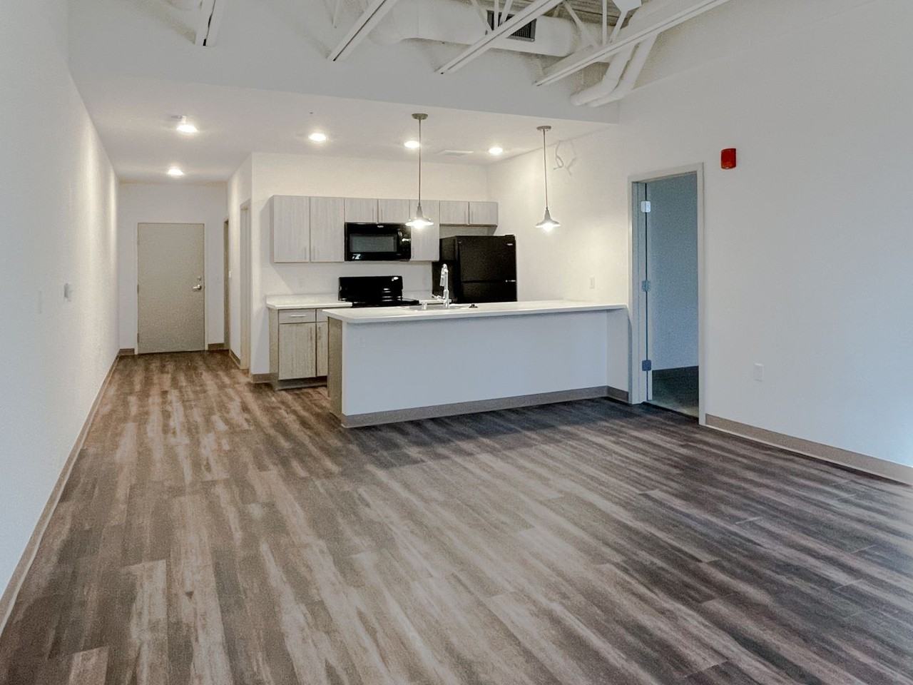 Gateway Lofts I - Photo 4 of 18