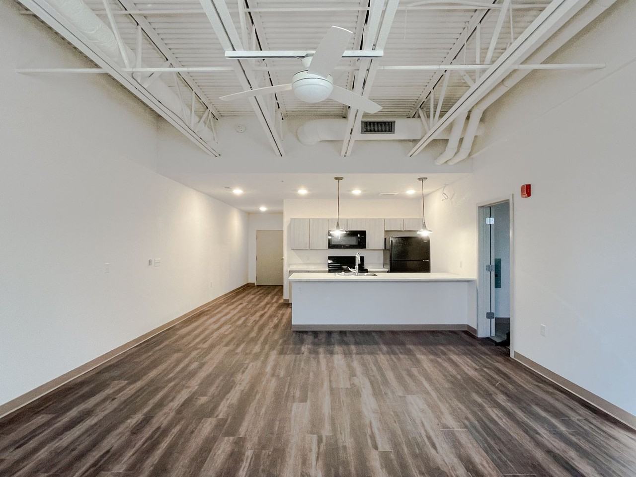 Gateway Lofts I - Photo 7 of 18