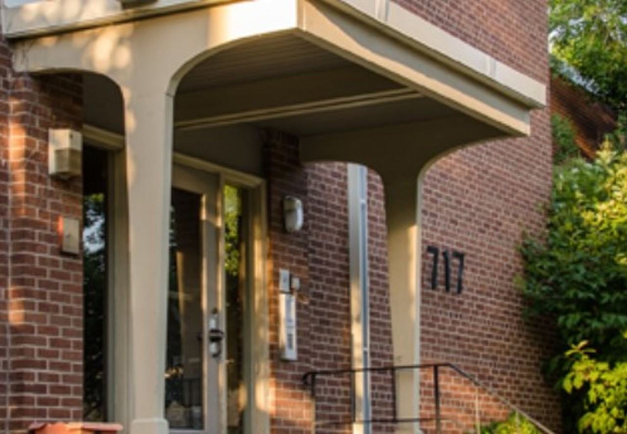 717 University Ave SE - Photo 2 of 7