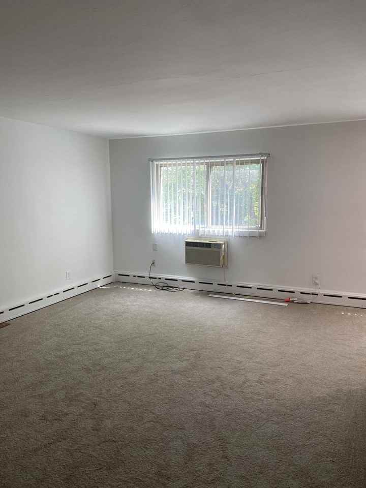 717 University Ave SE - Photo 5 of 7