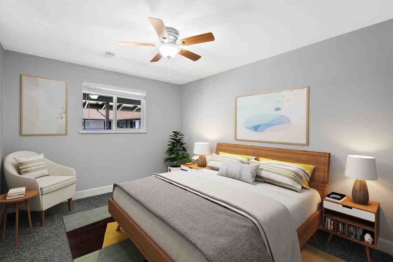 Brentwood Manor - Photo 7 of 10