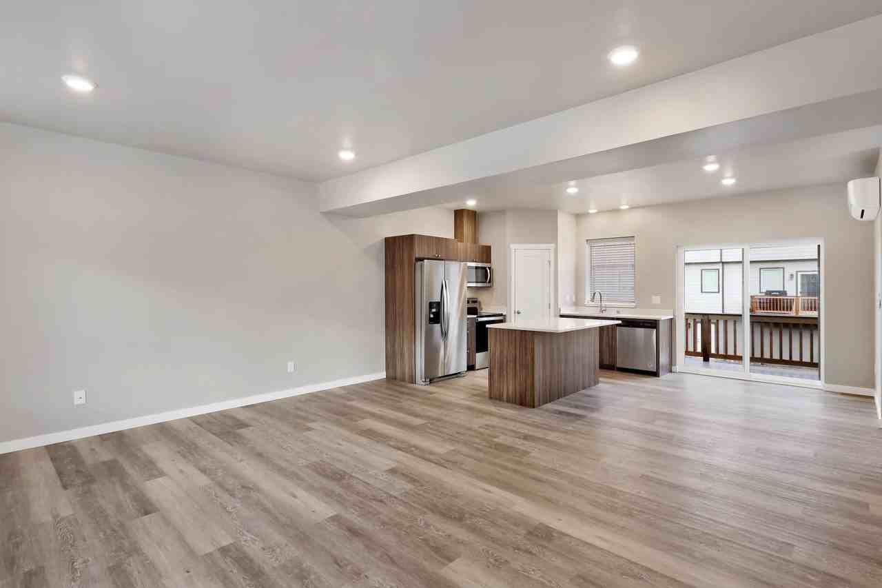 1849 Eastgate Loop - Photo 6 of 26