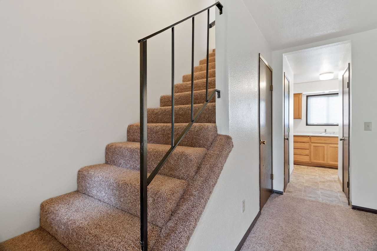 Cambridge Townhomes - Photo 4 of 12