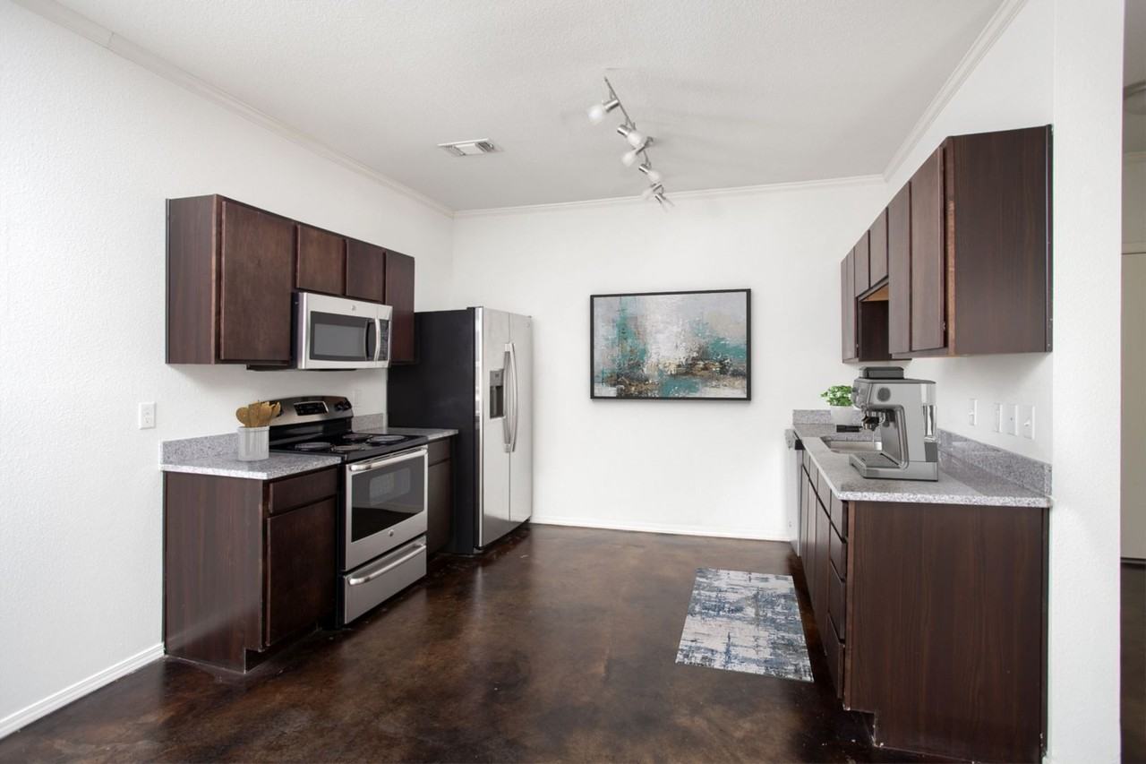 Residences at Town Square - Photo 4 of 50
