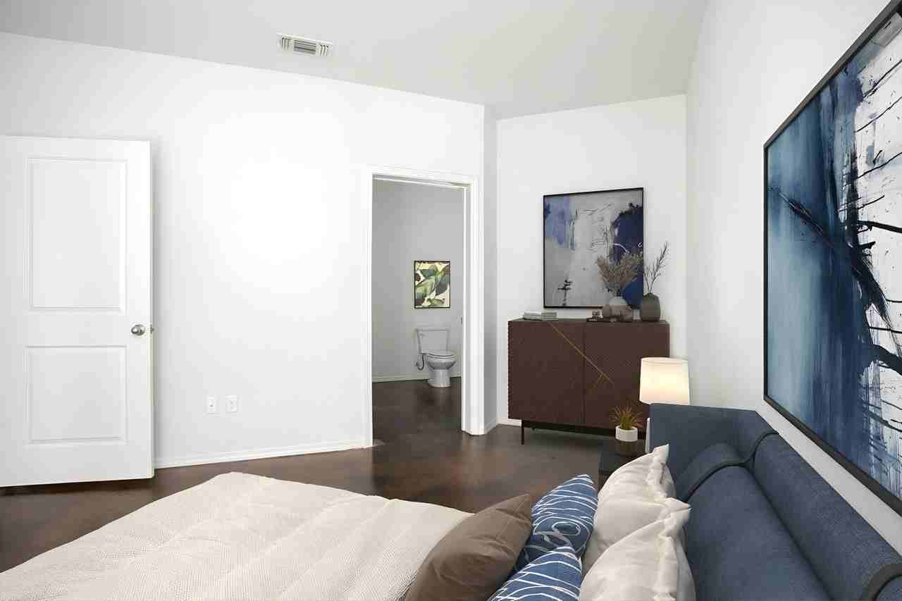 Residences at Town Square - Photo 7 of 50