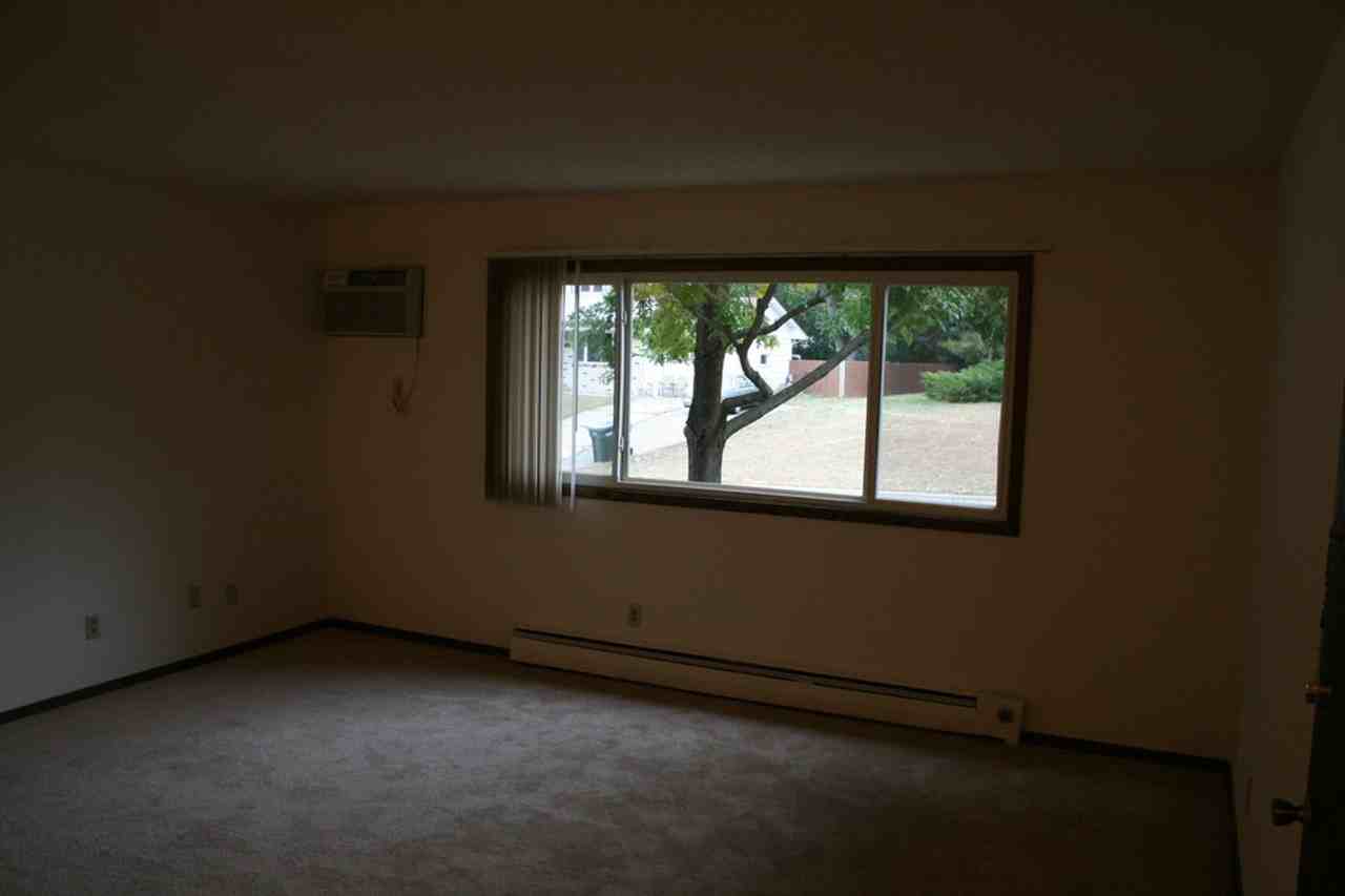 Colonial Terrace Apartments - Photo 7 of 10