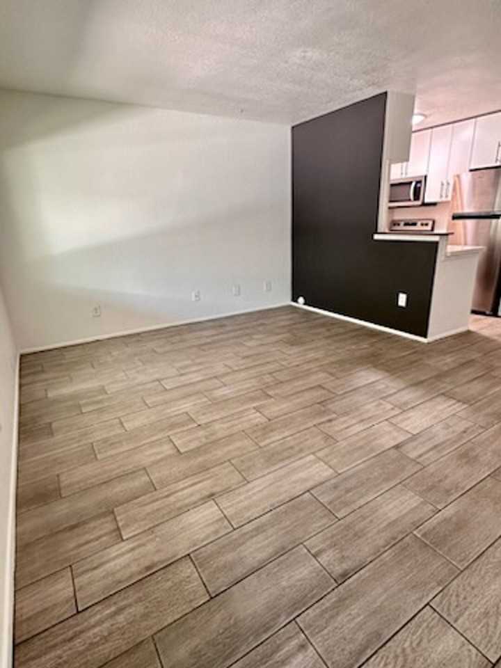 SU-12 on Cambridge - Photo 2 of 12