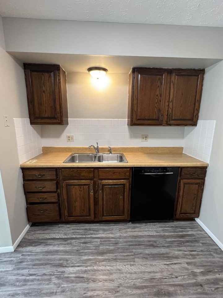 1504 Hancock Drive Townhome - Photo 7 of 17