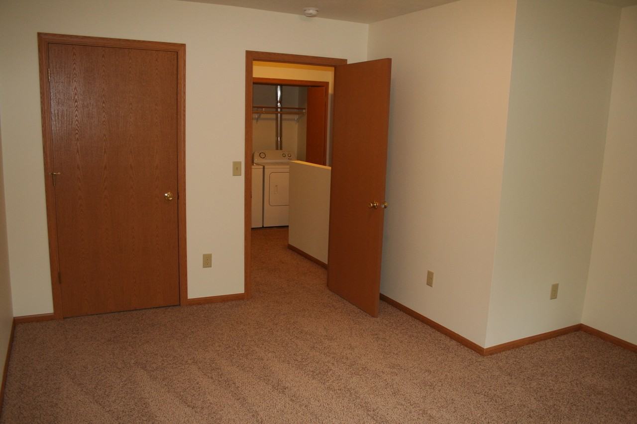 Wedgewood 2747 Scenic Drive - Photo 7 of 10