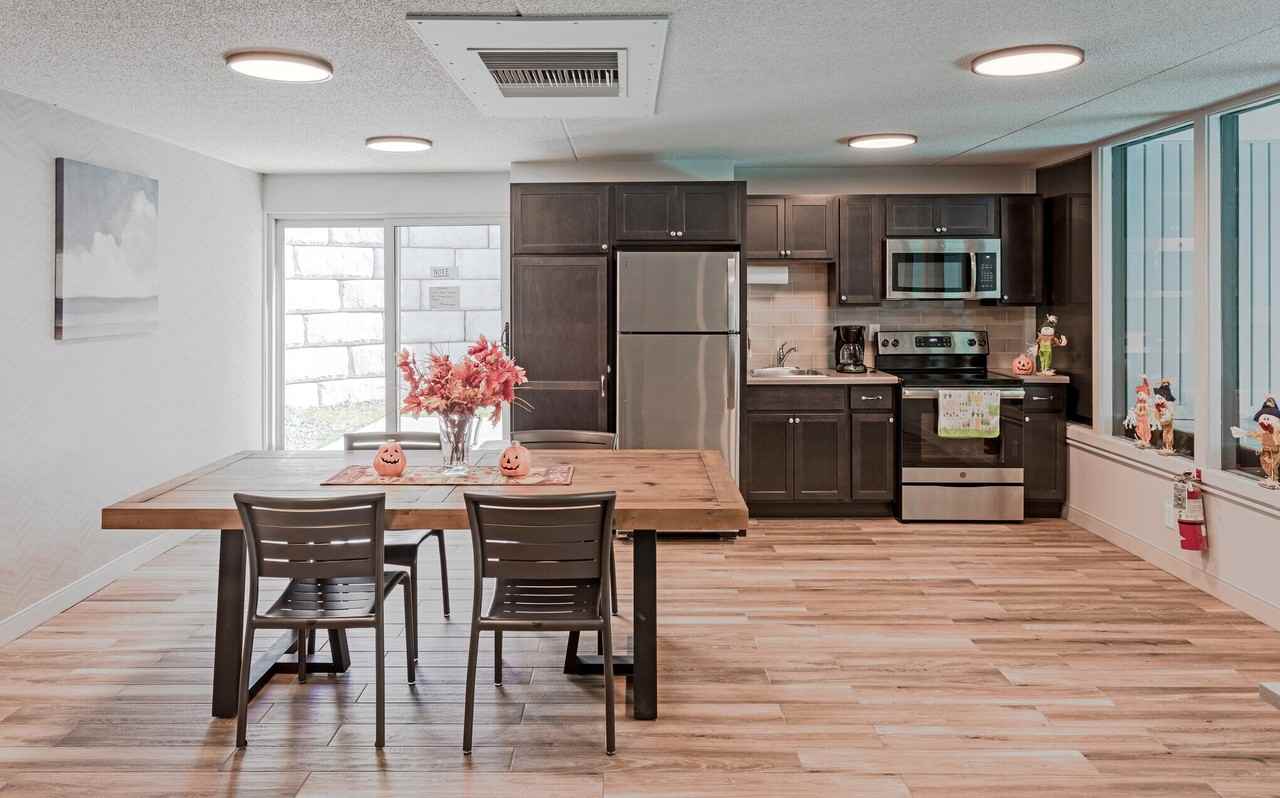 Miller Hill Manor - Photo 5 of 50