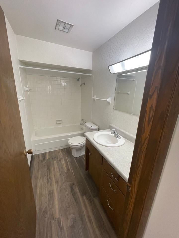 517 32nd Ave S - Photo 3 of 35